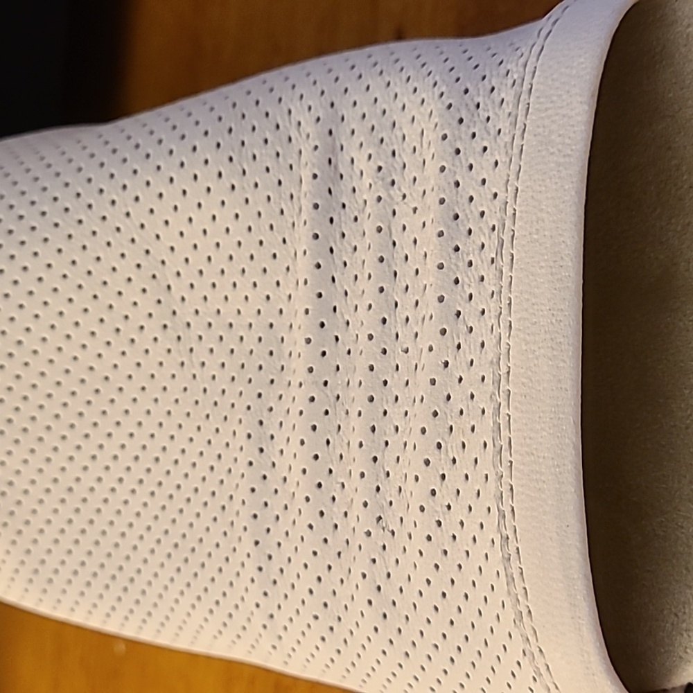 Naya White Perforated Sandals Size 11 M - Picture 8 of 10